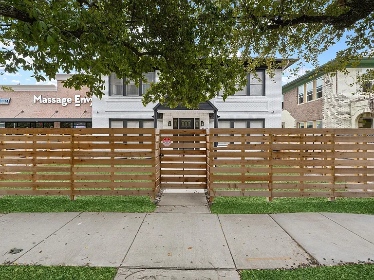 1119 Waugh Dr #4 — Photo 3