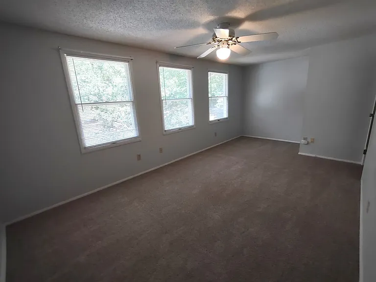 8218 Knights Bridge Rd — Photo 17