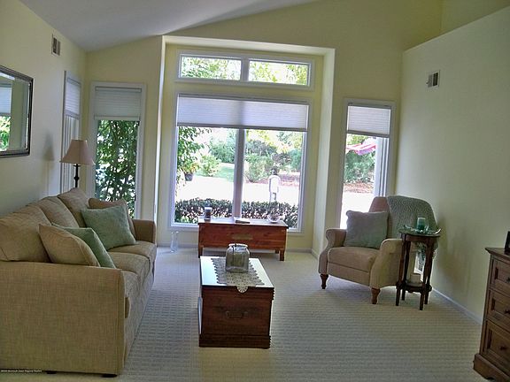 3rd image of 1605 Wisteria Ct