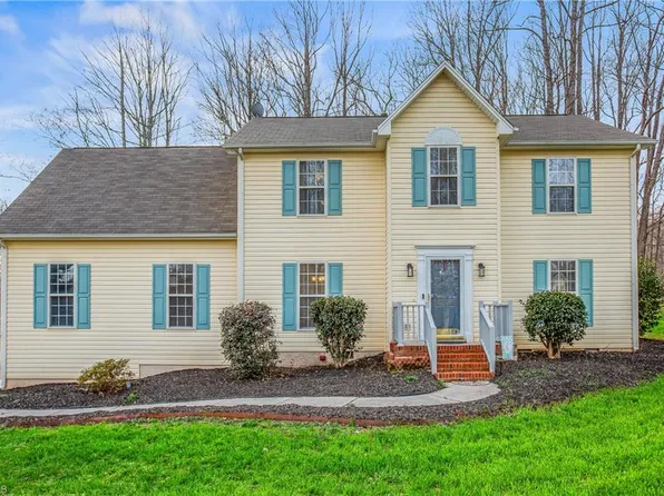 7501 Bartonshire Ct, Oak Ridge, NC 27310