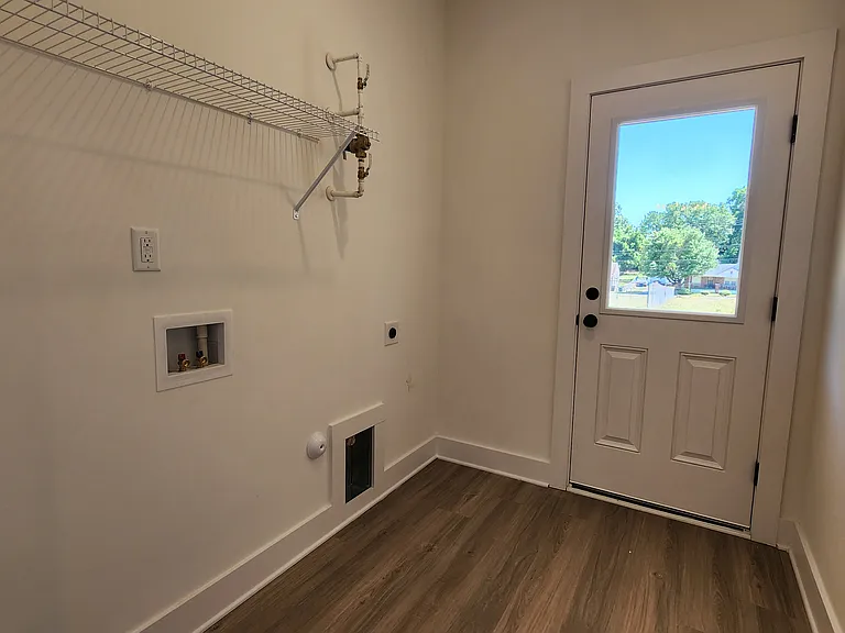 1818 E Greenbriar Rd — Photo 13