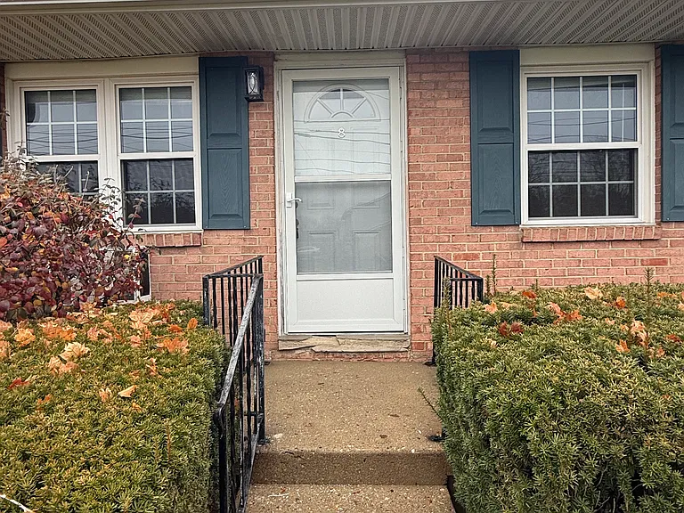 424 S Wolf Creek St #8 — Photo 6