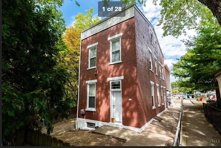 326 Emming St