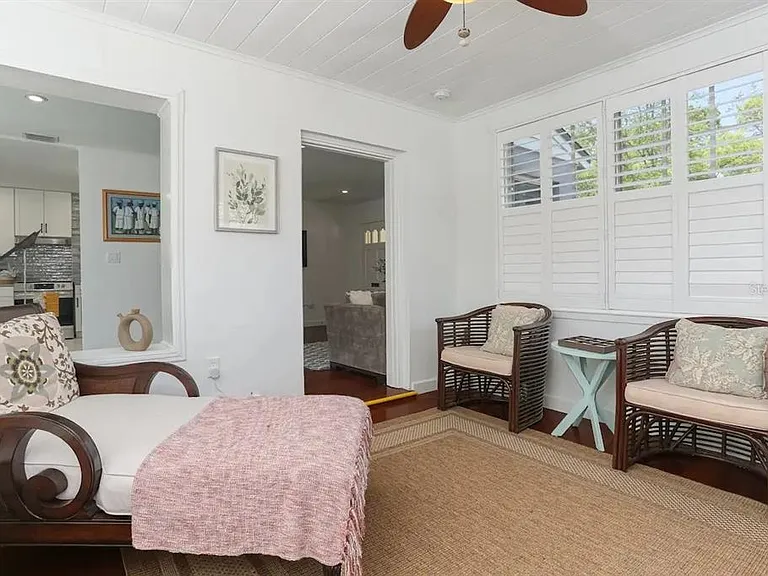 4014 W Palmira Ave — Photo 21