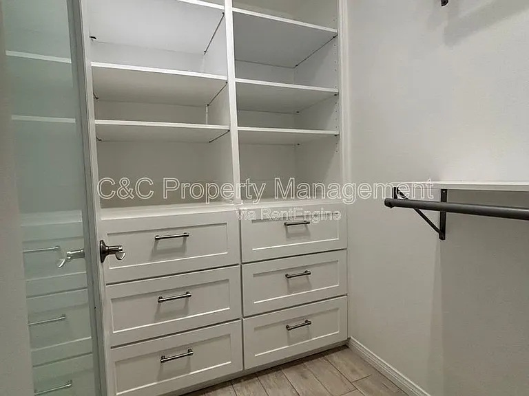 533 W 23rd St #9 — Photo 10
