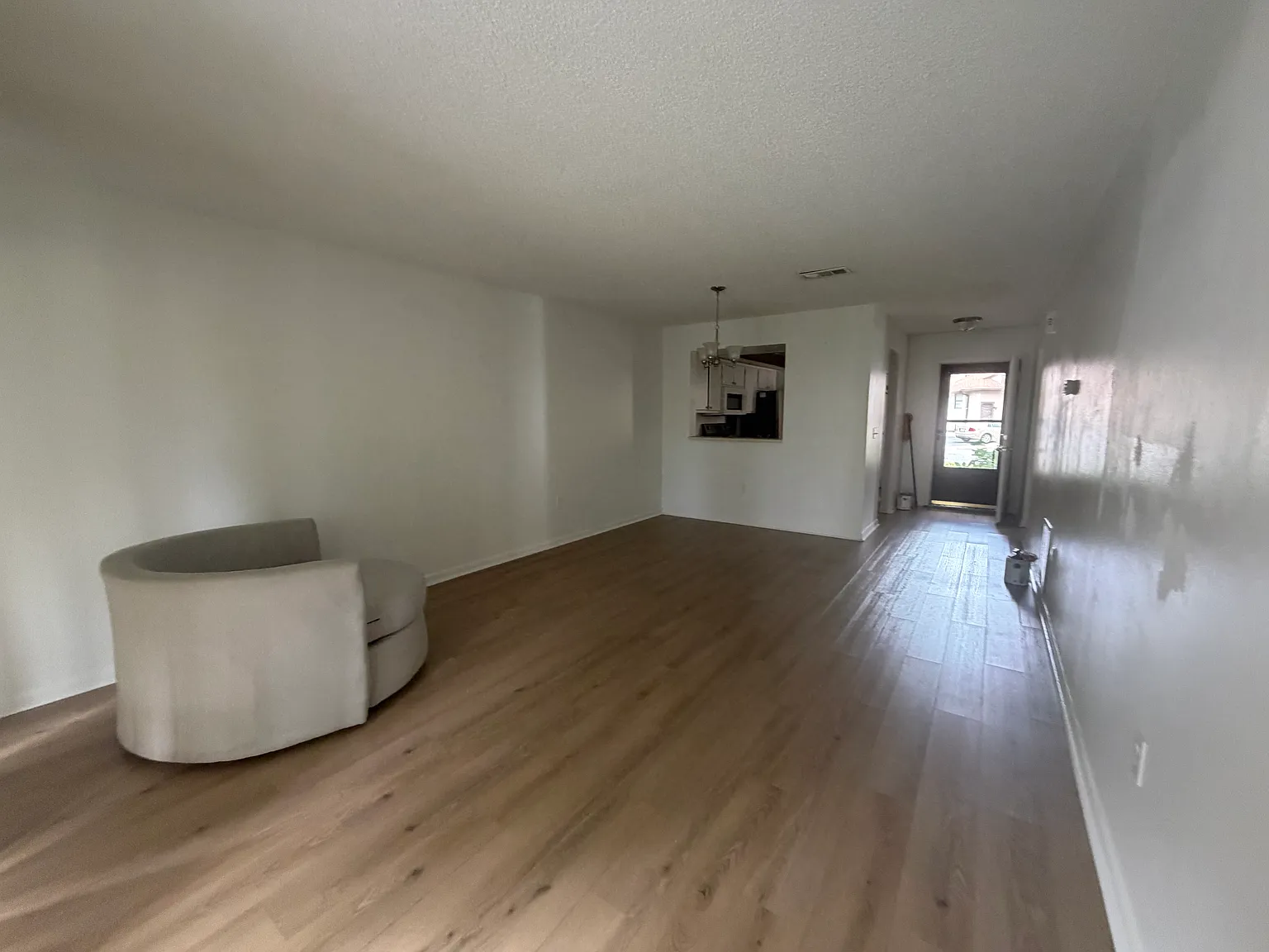 2 bed, 966 sqft, $1,700 — Photo 4