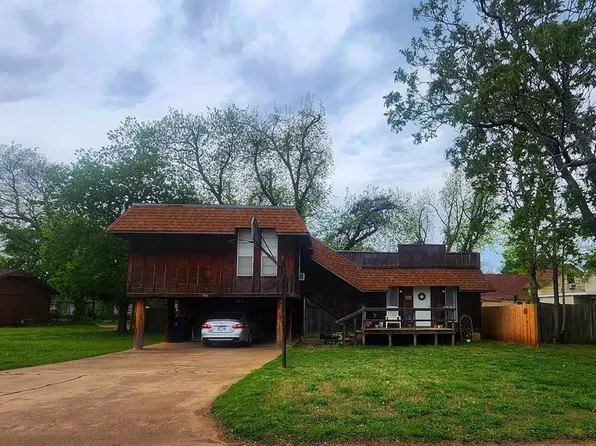 204 S 14th St, Chickasha, OK 73018