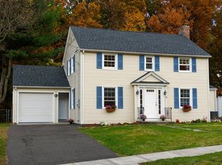 90 Hartwick St, Springfield, MA 01108