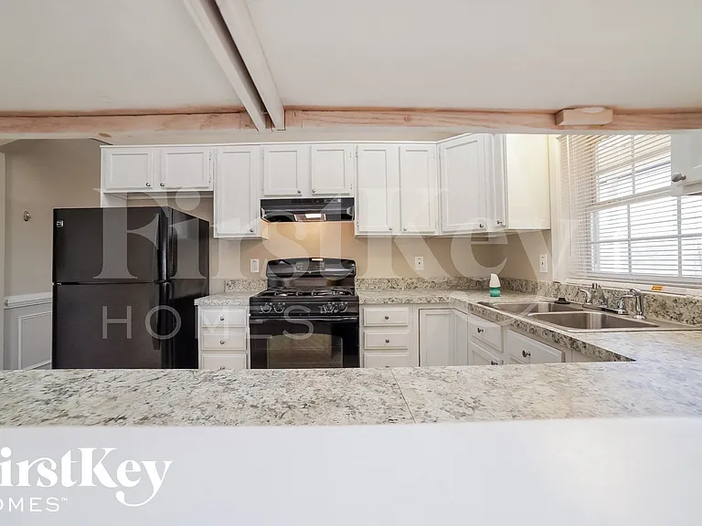 1 White Pines Dr — Photo 6