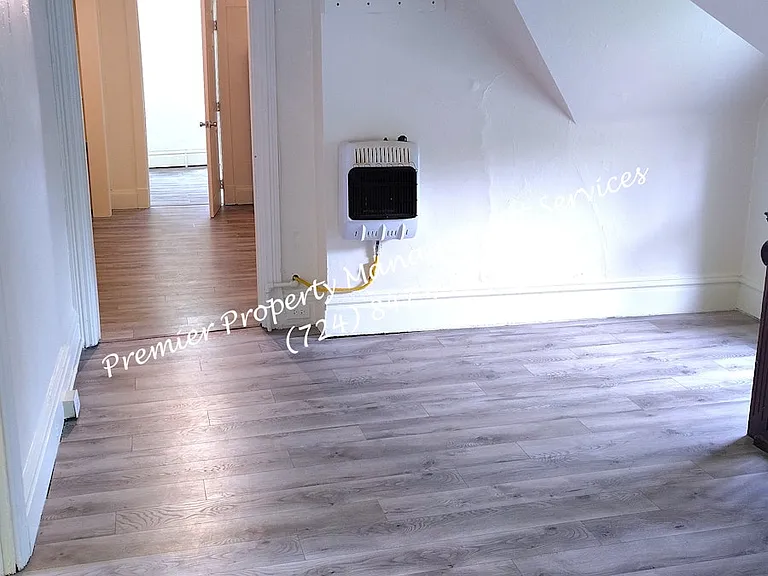 1129 Chartiers Ave #5 — Photo 2