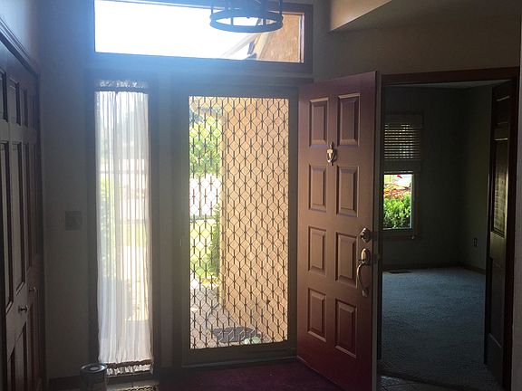 2nd image of 40430 Cove Ct