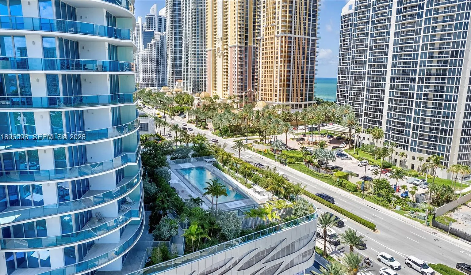 Aurora Condominium — Photo 1