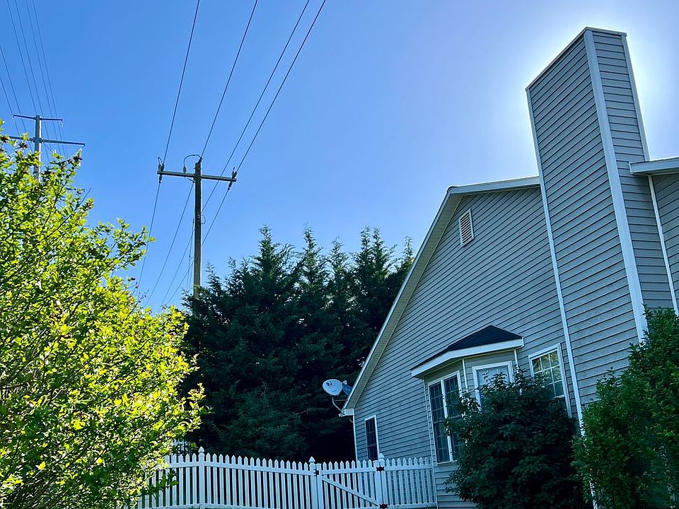 2nd image of 1998 Fieldale Pl