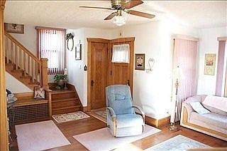 4th image of 3024 S 31st St