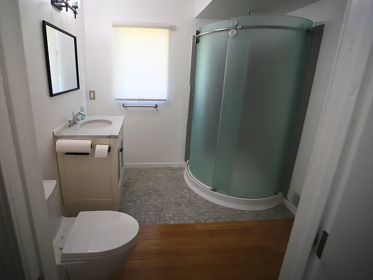 454 Woodland Dr W — Photo 6