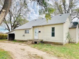 415 E 3rd St, Halstead, KS 67056