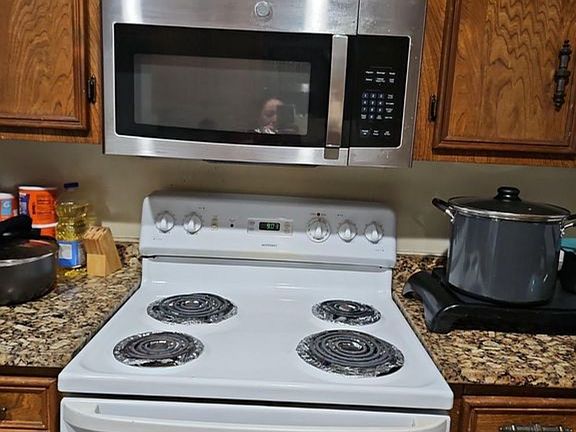 5th image of 904 Bluebird Dr