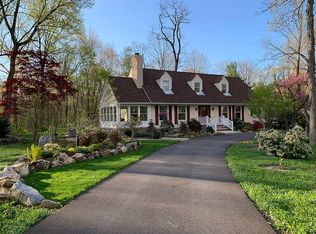 453 Ridge Rd, Watchung, NJ 07069