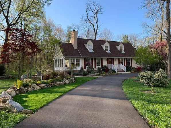 453 Ridge Rd, Watchung, NJ 07069