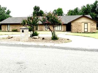 3501 Whippoorwill Ln, Enid, OK 73703