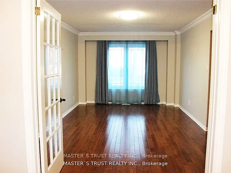 2253 Constance Dr — Photo 4