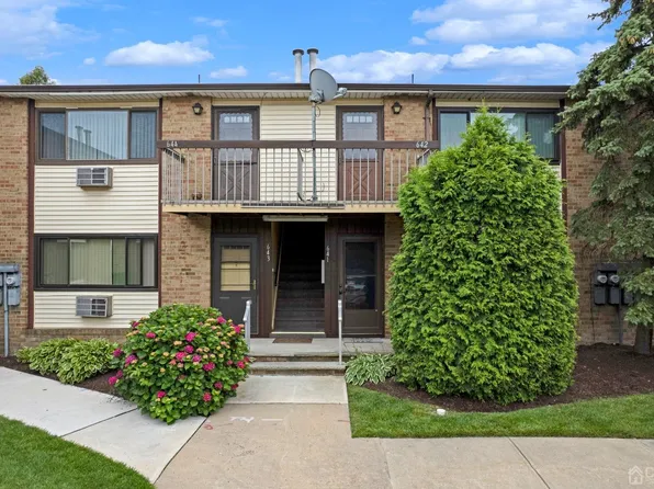 644 Cricket Ln, Woodbridge, NJ 07095