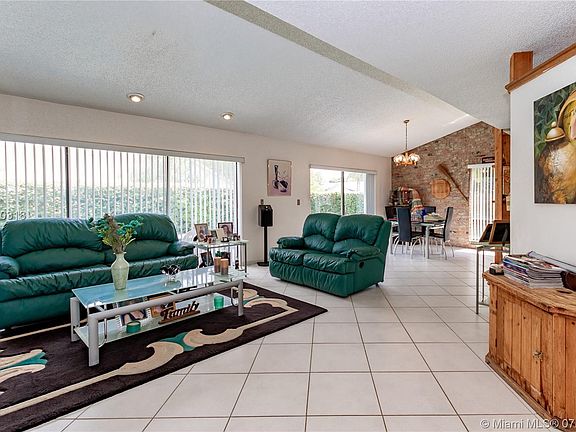 4th image of 8501 NW 51st St