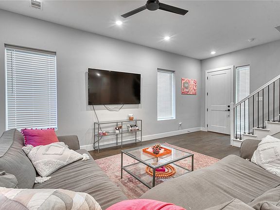 4th image of 275 Estates Cir