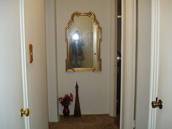 2nd image of 1313 N Ashbel Ave