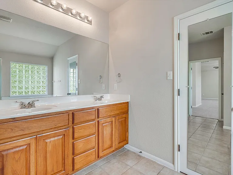4029 Lake Edge Way — Photo 15