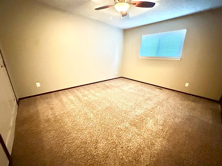 1907 Leicester Way — Photo 11