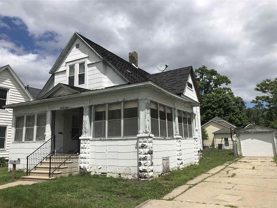 1st image of 704 N Linn
