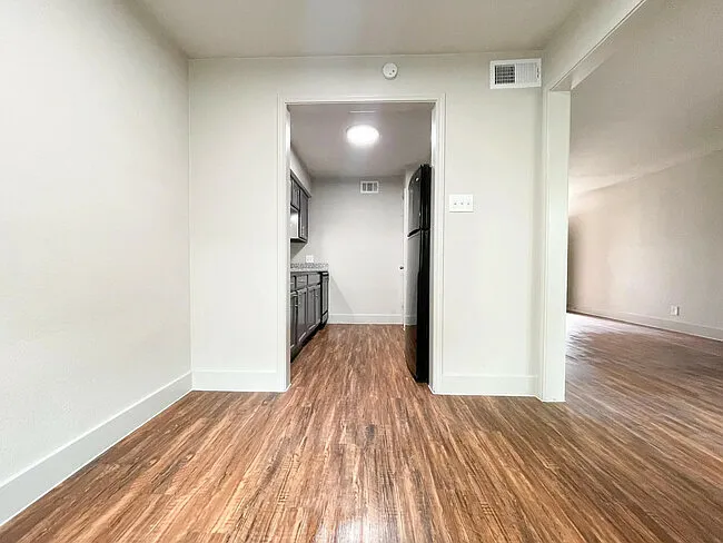 130 Lake Meadows Dr — Photo 1
