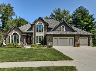 204 Forest Glen Dr, Council Bluffs, IA 51503