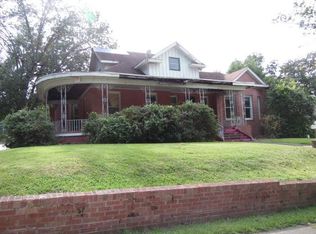 1132 Polk St, Vicksburg, MS 39180