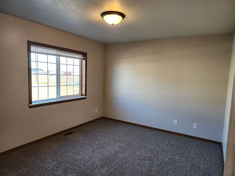 625 E Brian St — Photo 9