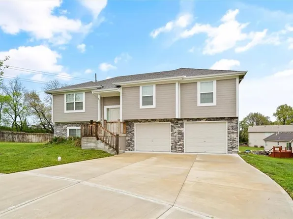 2301 S Heartland Ct, Independence, MO 64057