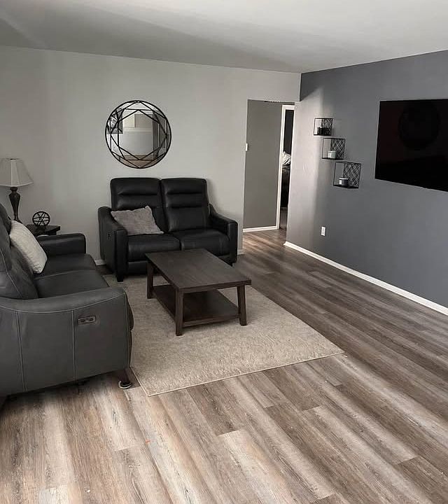 1st image of 22 Ipswich Pl #22
