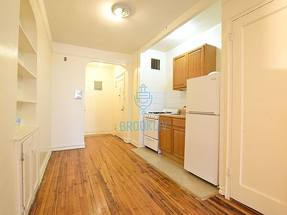2nd image of 312 E 21st St APT 4D