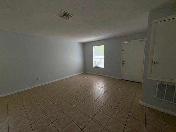 3rd image of 2104 Bonneville Dr