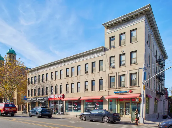 274 Seventh Avenue image 1 of 5