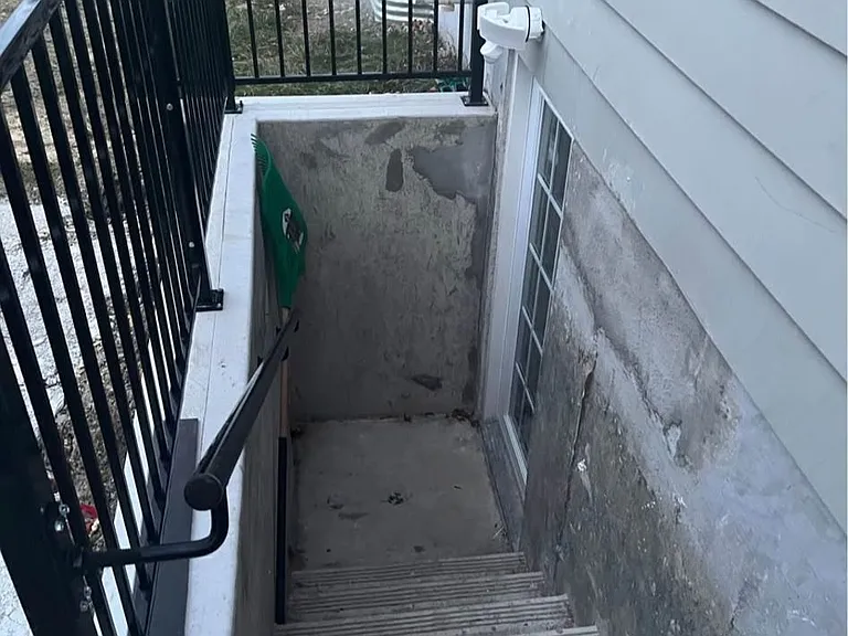 59 Edwina Ct #LOWER — Photo 3