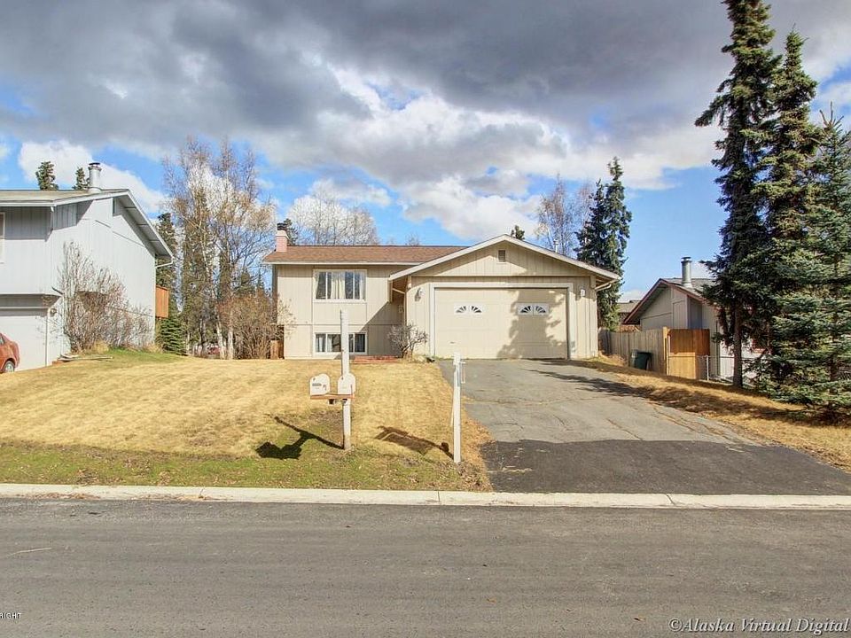 1st image of 7031 Oakwood Dr