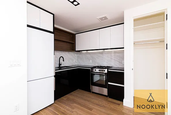 Rented by Nooklyn NYC LLC | media 22