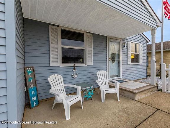 4th image of 36 Ramona Dr