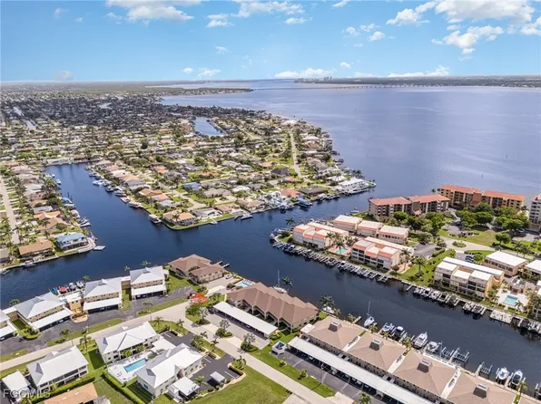 4001 SE 19th Pl APT B1, Cape Coral, FL 33904