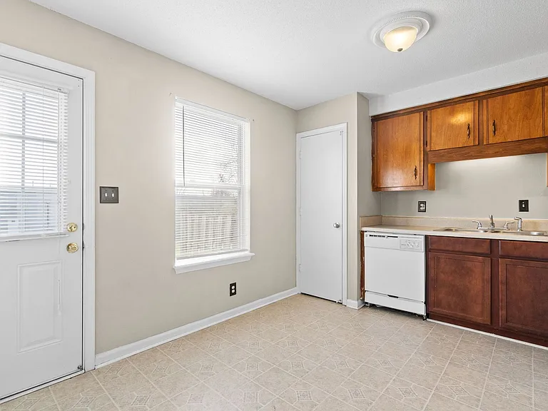 1630 Baltimore Dr #A — Photo 9