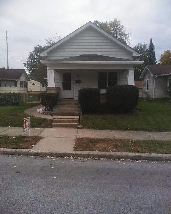 1st image of 123 W Main St
