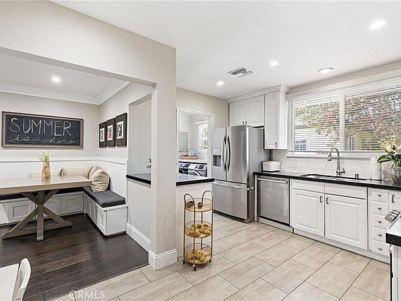 5th image of 19438 Calvert St