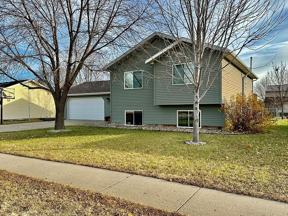 1st image of 225 Rainbow Dr
